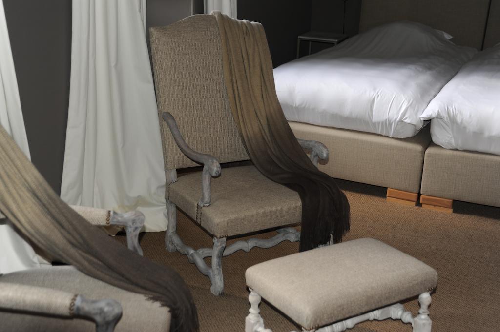 Chateau De Lerse Bed & Breakfast Perignac  Стая снимка