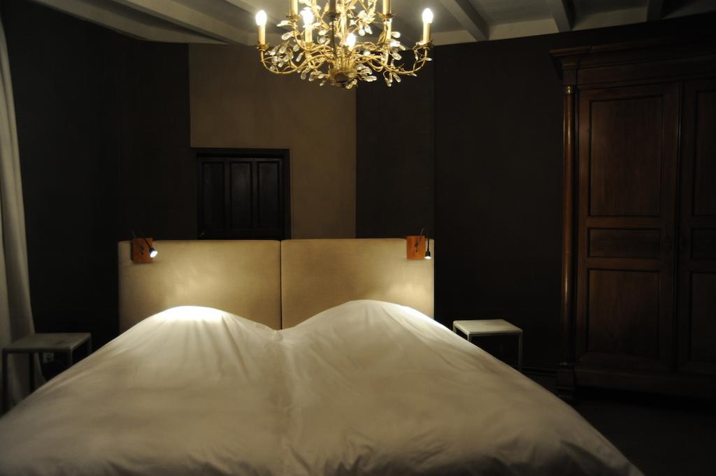 Chateau De Lerse Bed & Breakfast Perignac  Стая снимка