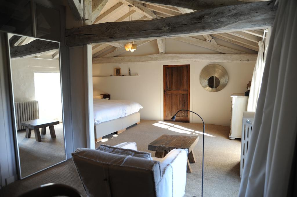 Chateau De Lerse Bed & Breakfast Perignac  Стая снимка