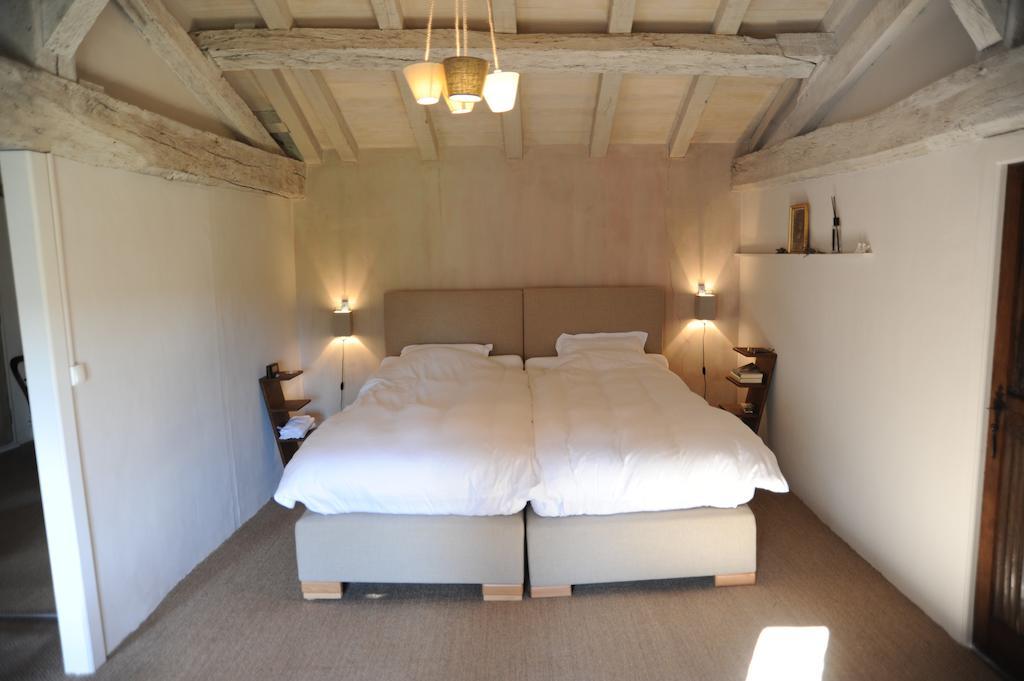 Chateau De Lerse Bed & Breakfast Perignac  Стая снимка